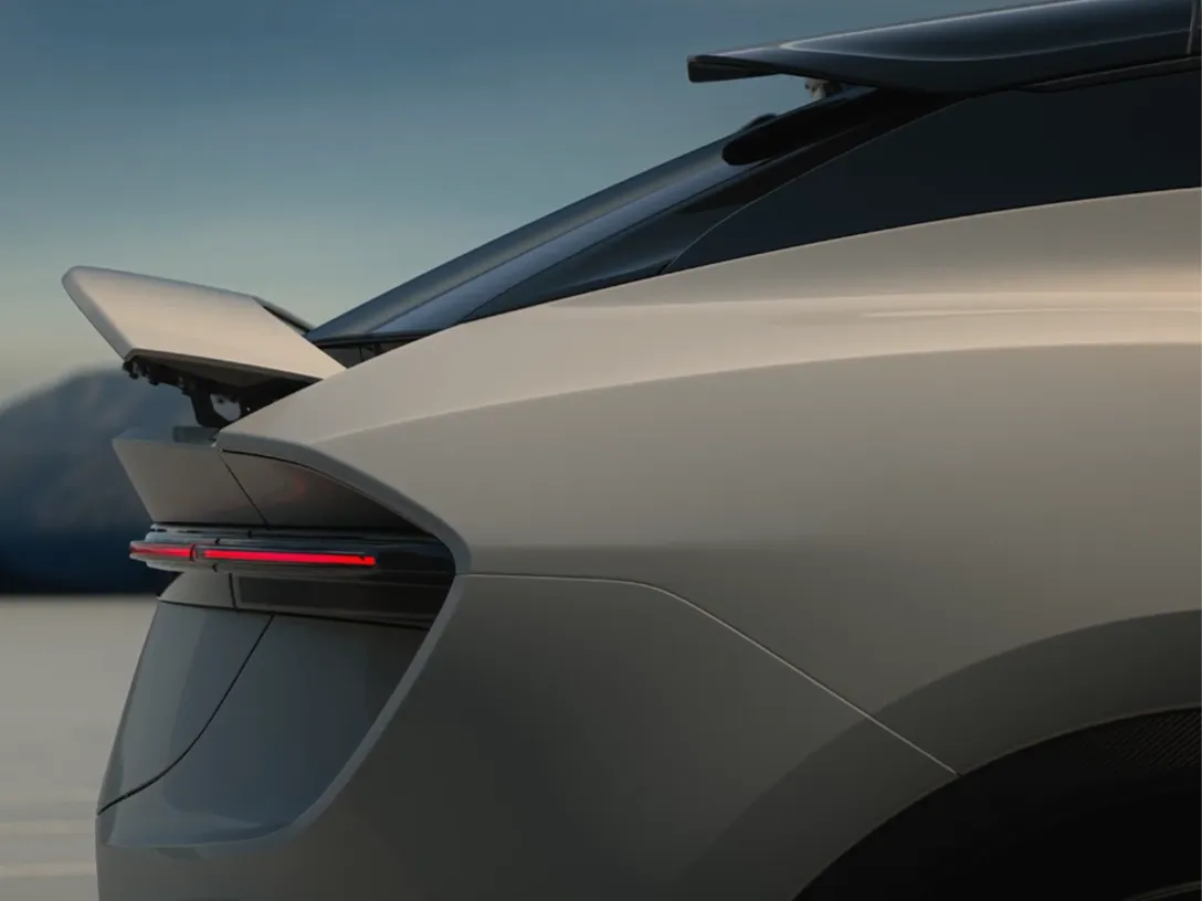 DEPLOYABLE SPOILER